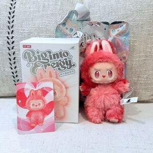 NEW OPEN BOX THE MONSTERS Big into Energy Series-Vinyl Plush Pendant - Love